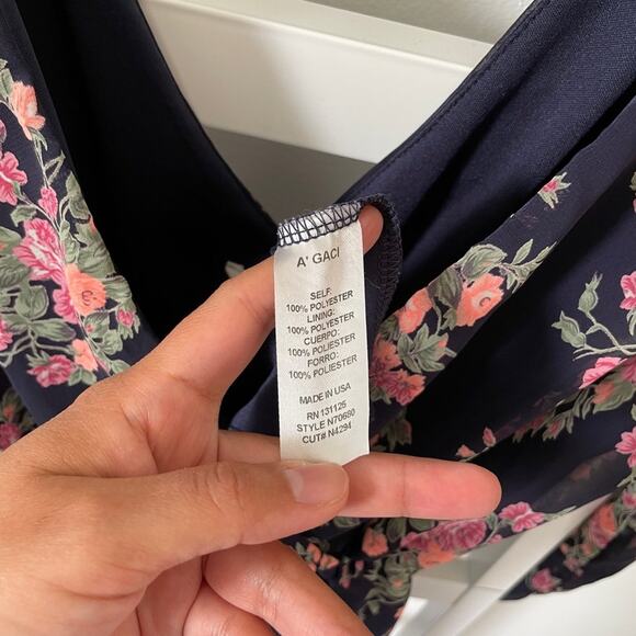 A’GACI Open Back Floral Romper Size Small - Picture 7 of 7